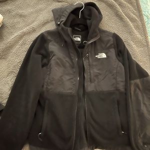 North face black hooded Denali jacket small